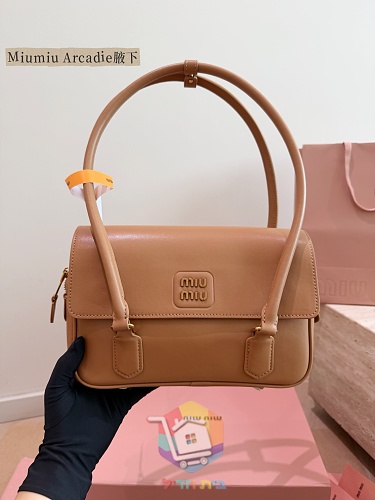 Schultertasche Miu Miu aus Leder mit Überschlag 9