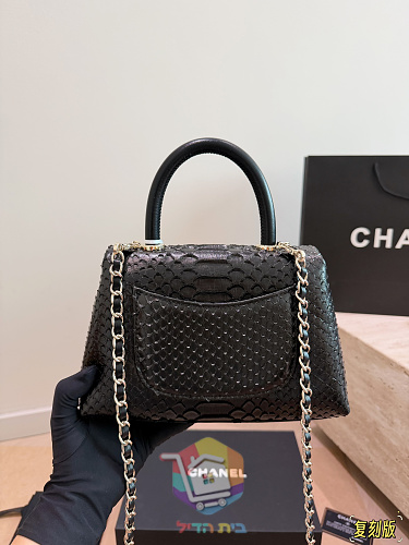 Chanel Coco Handle in Schlangenschuppen-Optik 4