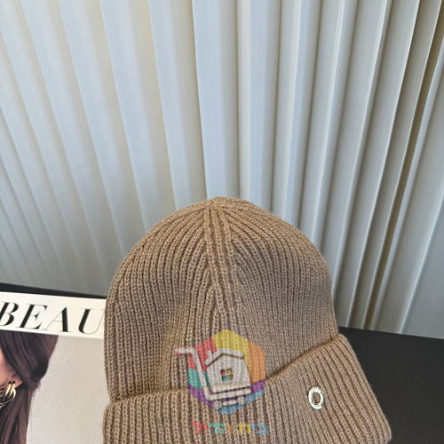 כובע גרב Chanel בשבעה גוונים 39