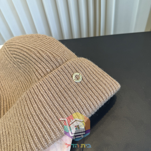 כובע גרב Chanel בשבעה גוונים 40