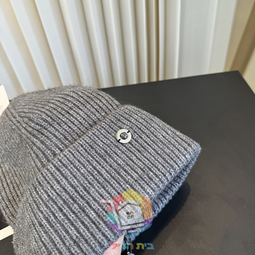 כובע גרב Chanel בשבעה גוונים 57
