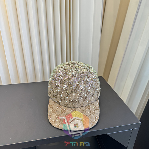 כובע מצחייה Gucci משובץ אבנים בשני גוונים 7