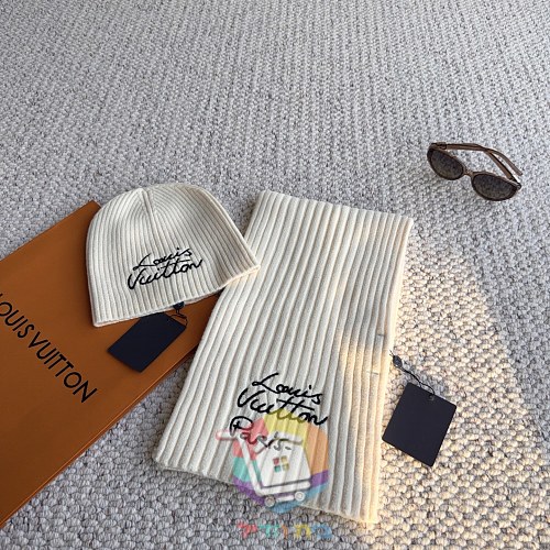 כובע גרב Louis Vuitton בארבעה גוונים 27