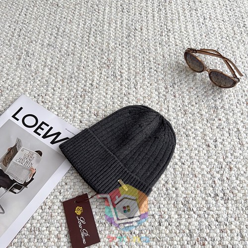 כובע גרב Loro Piana בשמונה גוונים 46