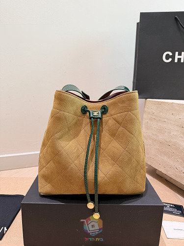 תיק Chanel Bucket Bag מזמש מרופד, בורדו או חום בהיר, תמונה 8