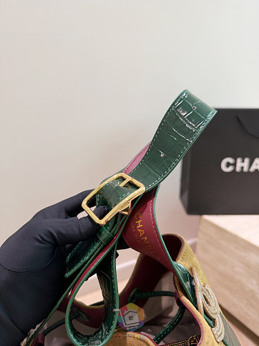 תיק Chanel Bucket Bag מזמש מרופד, בורדו או חום בהיר, תמונה 9