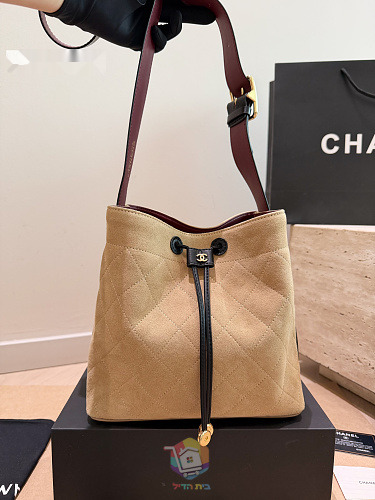 תיק Chanel Bucket Bag מזמש מרופד, בורדו או חום בהיר, תמונה 12
