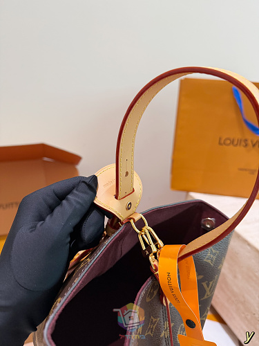 תיק Louis Vuitton All In BB מבד מונוגרם, תמונה 3