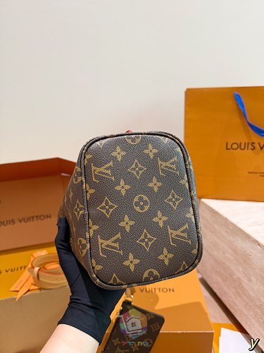 תיק Louis Vuitton All In BB מבד מונוגרם, תמונה 4