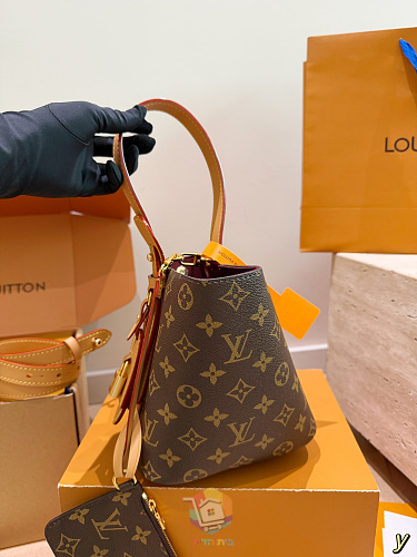 תיק Louis Vuitton All In BB מבד מונוגרם, תמונה 6
