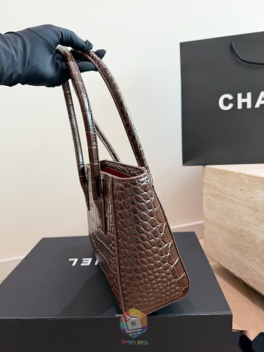 תיק טוט Chanel מעור בהטבעת תנין, חום, תמונה 5