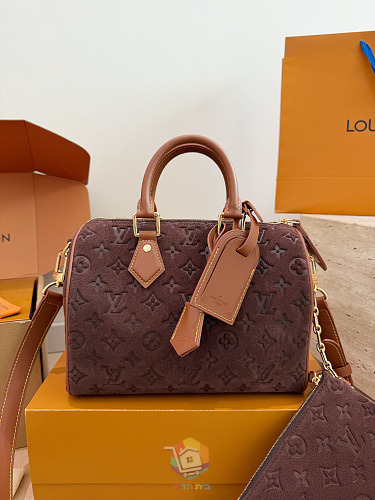 תיק Louis Vuitton Speedy Bandoulière מזמש מוטבע, בז' או חום, תמונה 3