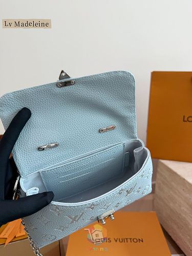 תיק Louis Vuitton Nano Madeleine תכלת, תמונה 2