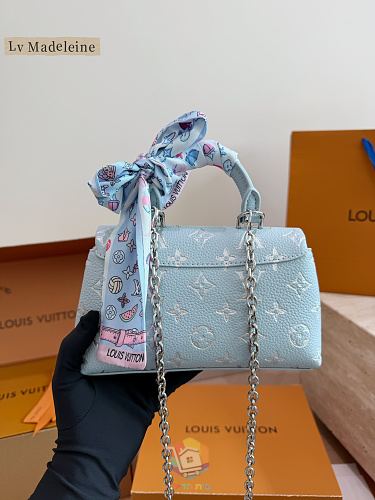 תיק Louis Vuitton Nano Madeleine תכלת, תמונה 4