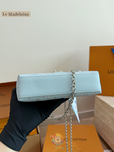 תיק Louis Vuitton Nano Madeleine תכלת, תמונה 6