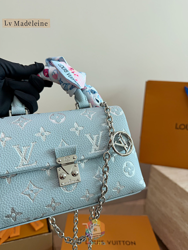 תיק Louis Vuitton Nano Madeleine תכלת, תמונה 9