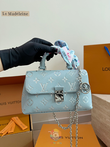 תיק Louis Vuitton Nano Madeleine תכלת, תמונה 1