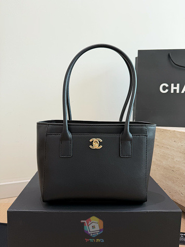 תיק טוט Chanel מעור חלק, ארבעה צבעים, תמונה 9