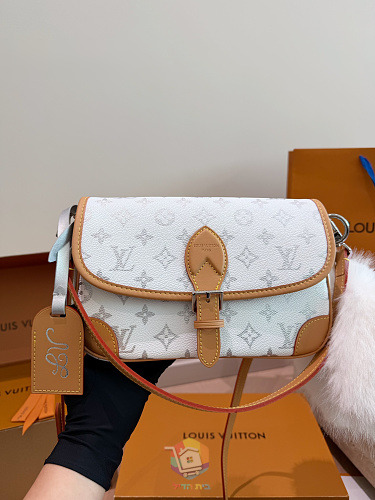תיק Louis Vuitton Diane בקנבס Monogram לבן פנינה, תמונה 1