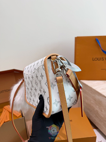 תיק Louis Vuitton Diane בקנבס Monogram לבן פנינה, תמונה 6