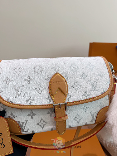 תיק Louis Vuitton Diane בקנבס Monogram לבן פנינה, תמונה 7