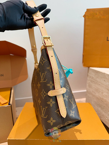תיק Louis Vuitton CarryAll East-West בקנבס Monogram, תמונה 7