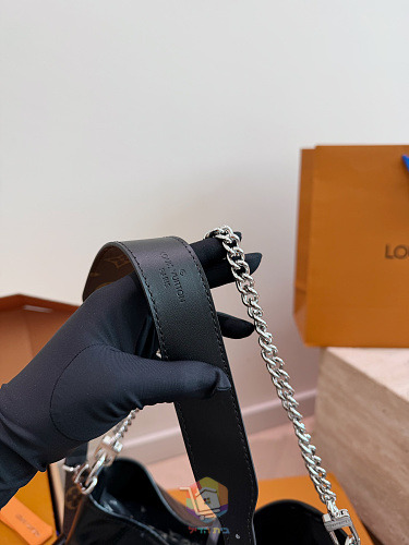 תיק Louis Vuitton CarryAll Cargo Vibe מעור רך, שחור, תמונה 8
