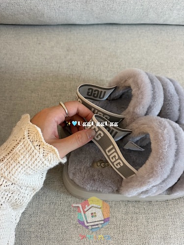 כפכפי UGG Fluff מפרוות כבש בארבעה גוונים 9