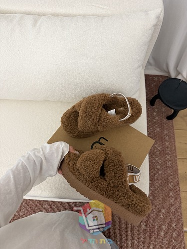 נעלי בית UGG מפרוות כבש בארבעה גוונים 4