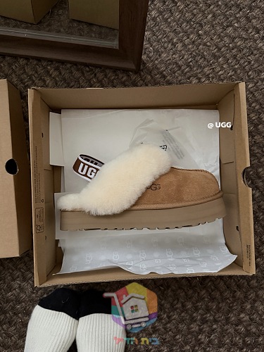 נעלי בית UGG בארבעה גוונים 26