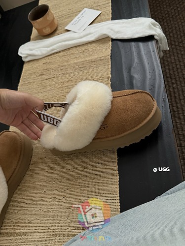 נעלי בית UGG בארבעה גוונים 29