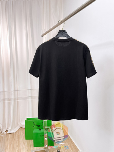 T-Shirt Burberry mit Karostreifen, drei Farben