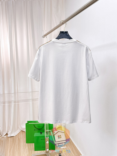 T-Shirt Burberry mit Karostreifen, drei Farben 25