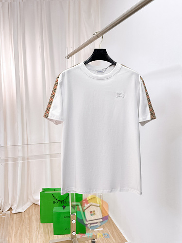 T-Shirt Burberry mit Karostreifen, drei Farben 26