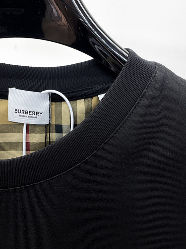 T-Shirt Burberry mit Karoärmeln, zwei Farben 5