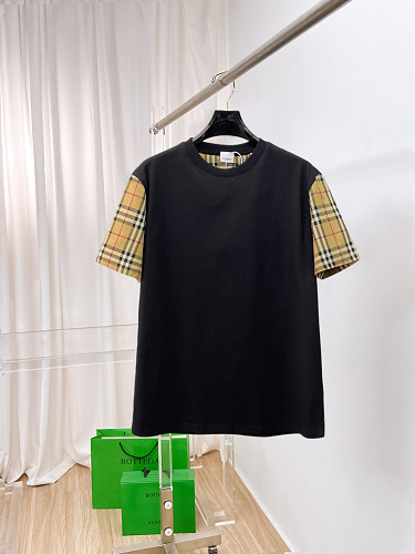 T-Shirt Burberry mit Karoärmeln, zwei Farben 9