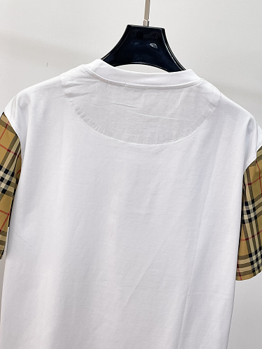 T-Shirt Burberry mit Karoärmeln, zwei Farben 10