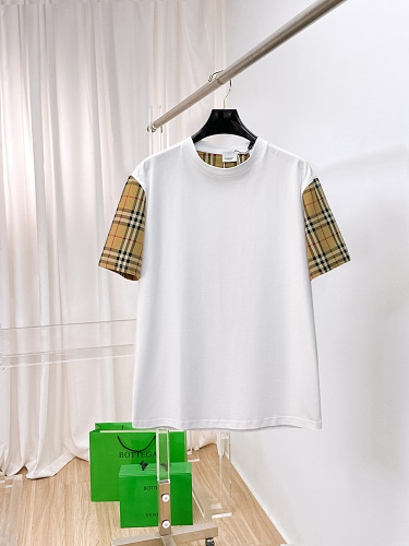 T-Shirt Burberry mit Karoärmeln, zwei Farben 19