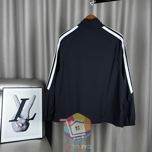 Windjacke adidas mit den drei Streifen 31