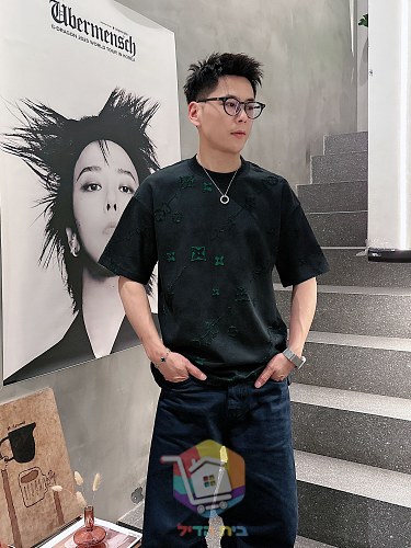 T-Shirt Louis Vuitton mit Monogramm 6
