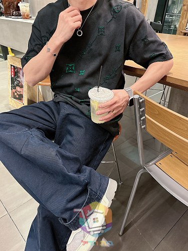 T-Shirt Louis Vuitton mit Monogramm 9
