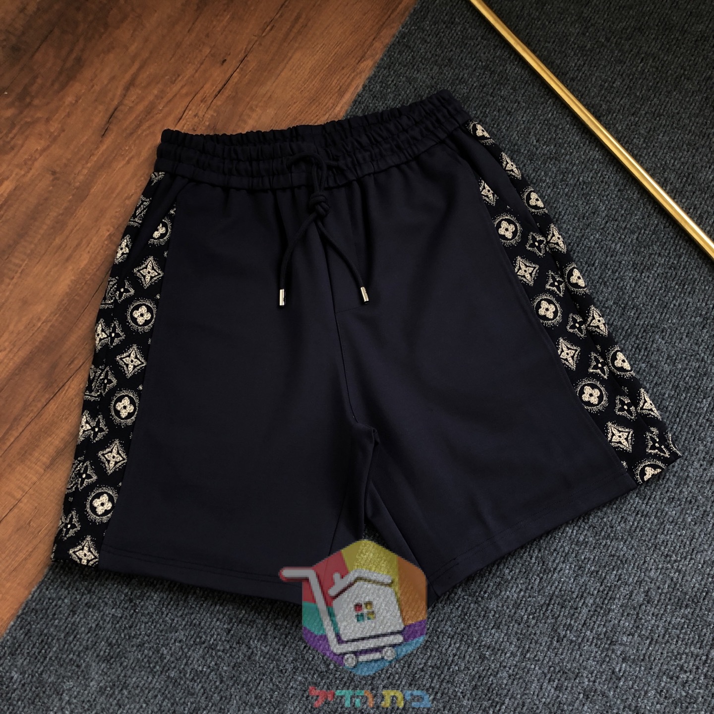 Shorts Louis Vuitton mit Monogramm