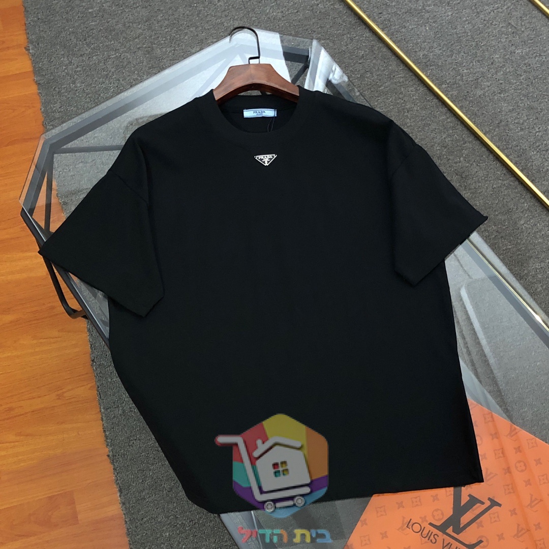 PRADA T-Shirt mit Dreieck-Logo