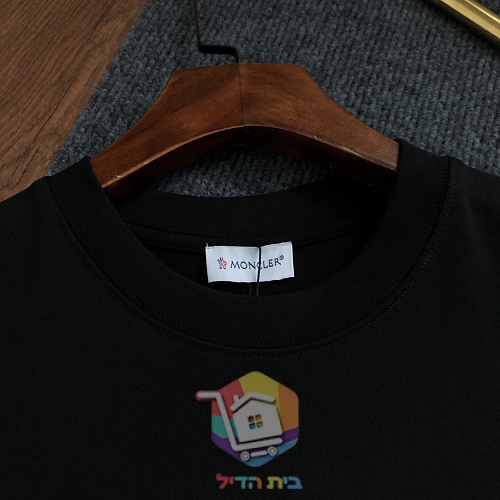 MONCLER T-Shirt mit gesticktem Logo 8