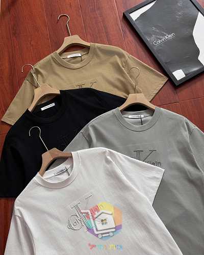 Calvin Klein Jeans T-Shirt mit CK-Monogramm 11