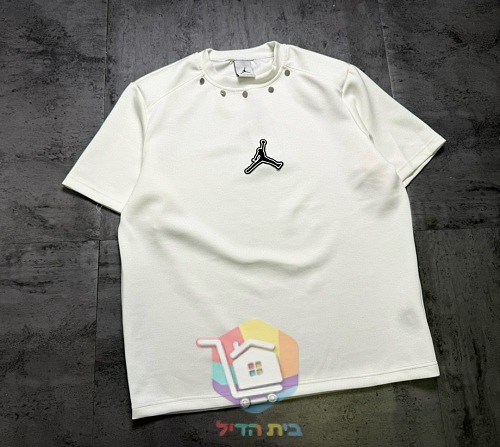 Jordan T-Shirt mit Jumpman-Logo und Nieten am Halsausschnitt 8
