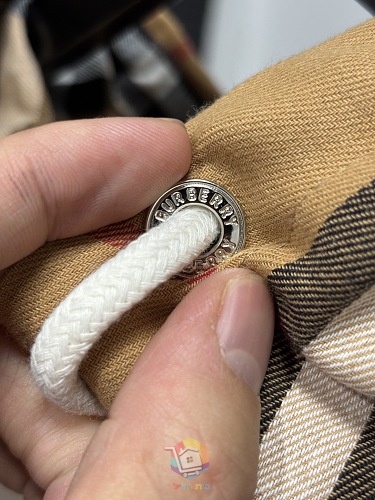 קפוצ'ון Burberry עם בטנת משבצות בקפוצ'ון, שחור, לבן או קאמל, תמונה 14