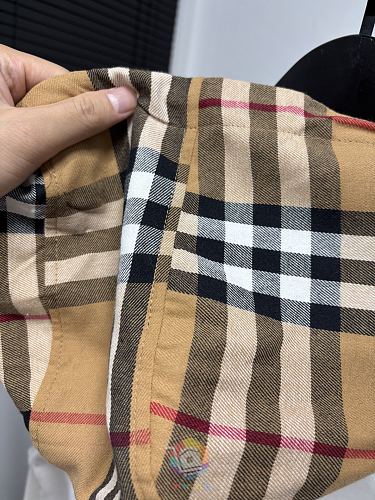 קפוצ'ון Burberry עם בטנת משבצות בקפוצ'ון, שחור, לבן או קאמל, תמונה 17