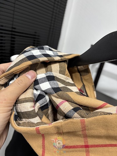 קפוצ'ון Burberry עם בטנת משבצות בקפוצ'ון, שחור, לבן או קאמל, תמונה 26