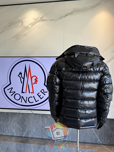 Steppjacke Moncler in glänzendem Schwarz 14